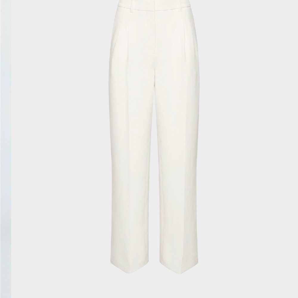 Aritzia The Effortless Pant Crepette in Light Birch- size 4 regular length
